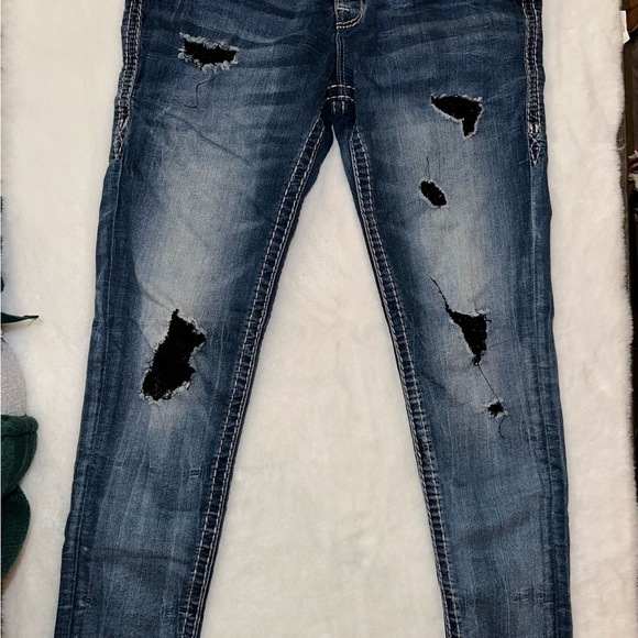 Rock Revival Skinny Jeans - Picture 2 of 6